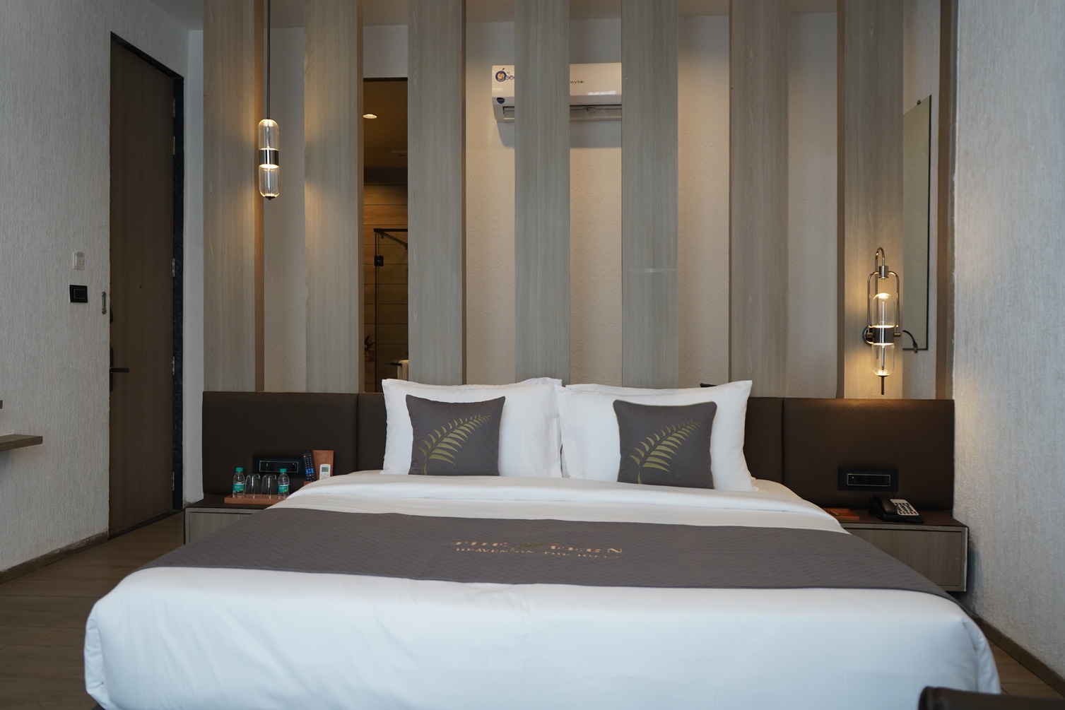 Hazel Suite, 1 King Bed at The Fern Heaven on The Hills, Hatgad-Saputara - Photo 2