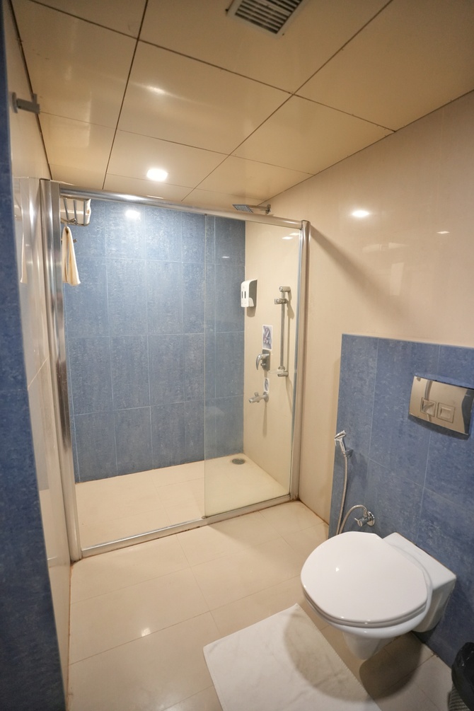 Deluxe Queen Room at The Altruist One Continent - Photo 3