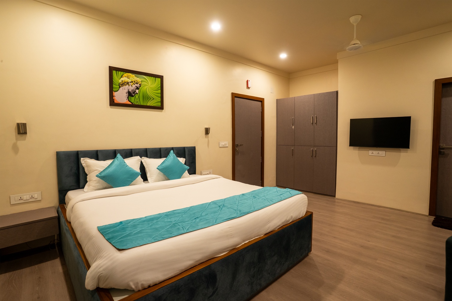 Signature Room at FitHaus Boutique Stay - Photo 1