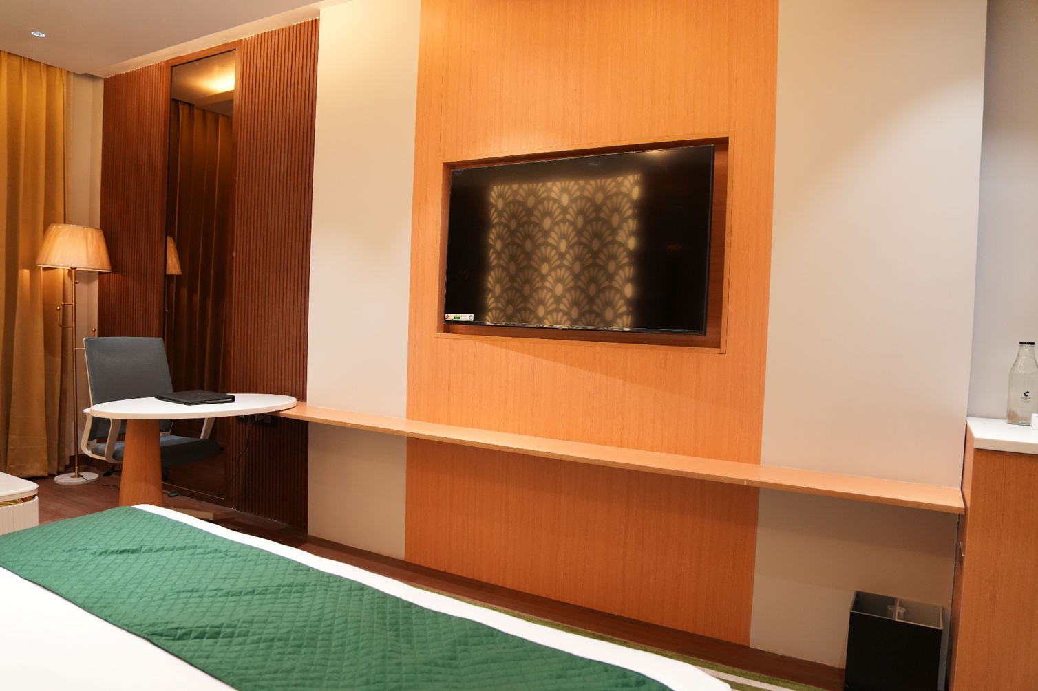 Executive Double Room at Comfort Inn Vindhyan - Photo 3