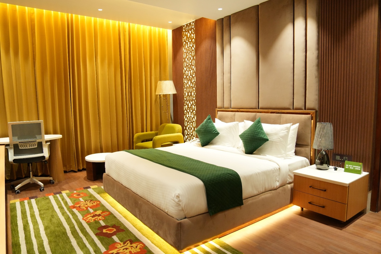 Junior Suite Room at Comfort Inn Vindhyan - Photo 1