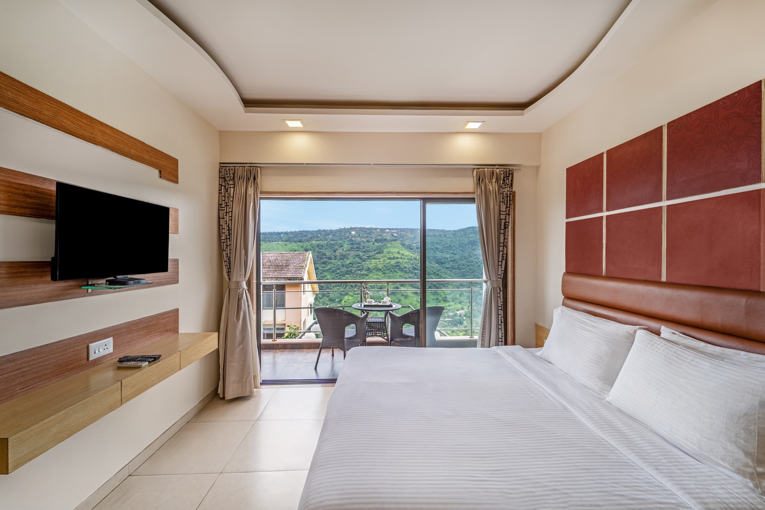 Mountain View Premier Room with Balcony at Sterling Panchgani - Photo 2