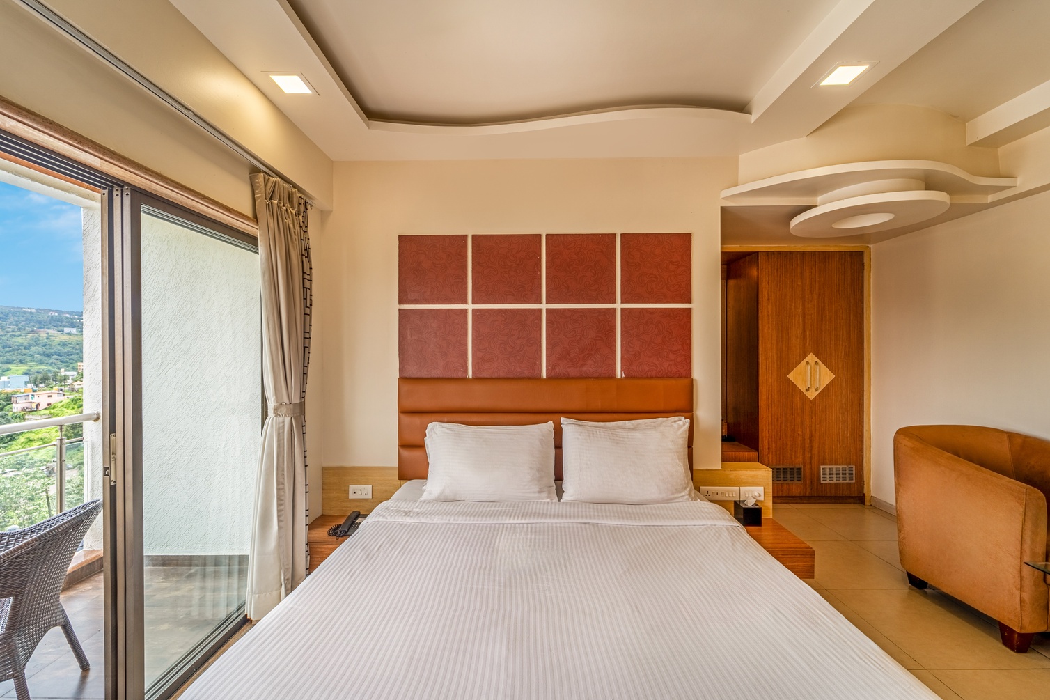 Mountain View Premier Room with Balcony at Sterling Panchgani - Photo 3
