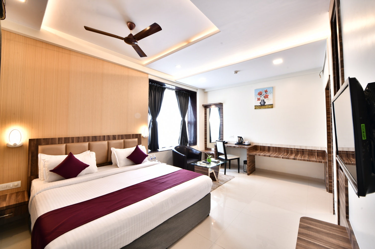 Deluxe Room at Click Hotel Sagar Plaza, Pune Chakan - Photo 3
