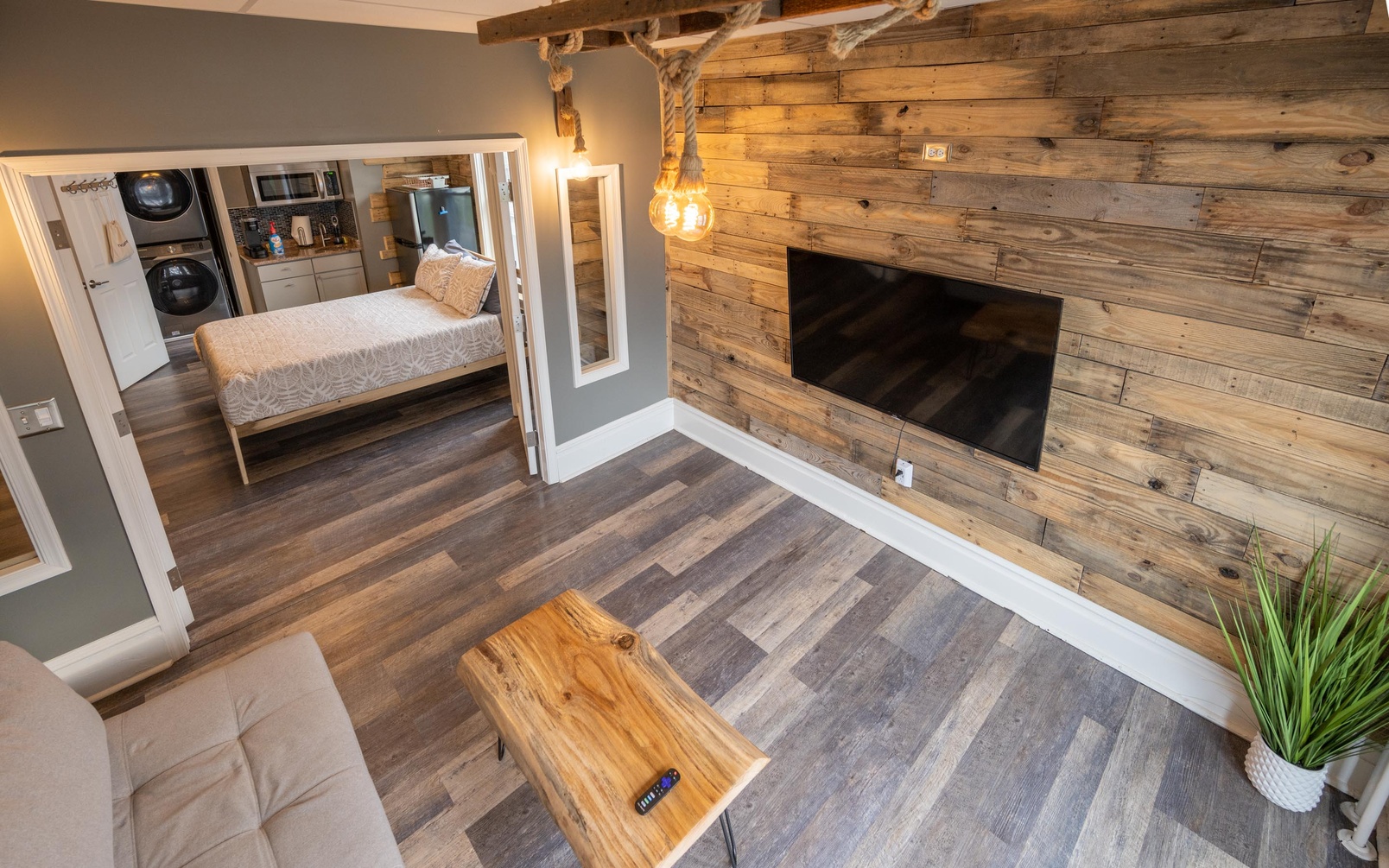 Rustic 2BR Loft with River Views at BurgBnB Riverfront - Photo 2