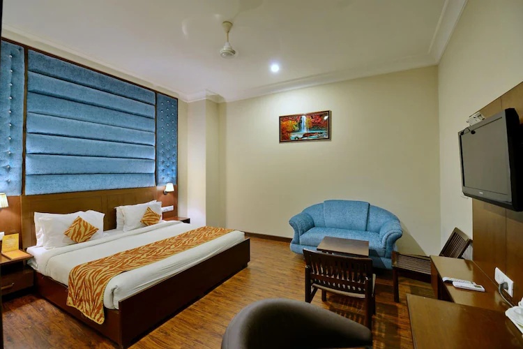 Deluxe Room at Click Hotel Kohinoor, Ludhiana - Photo 1