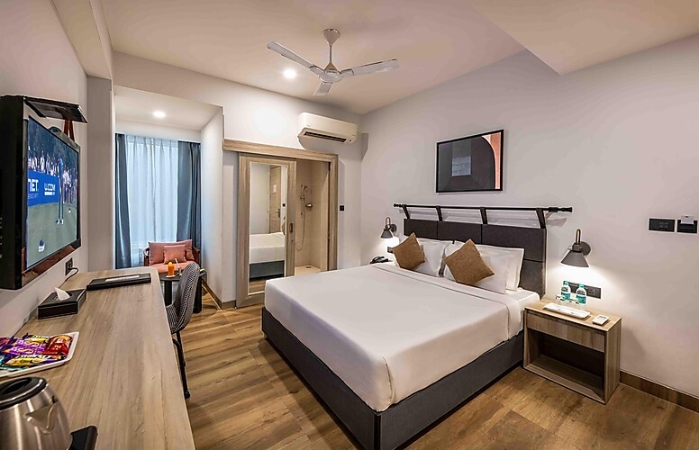 Deluxe Room at Comfort INN Grand - Photo 1