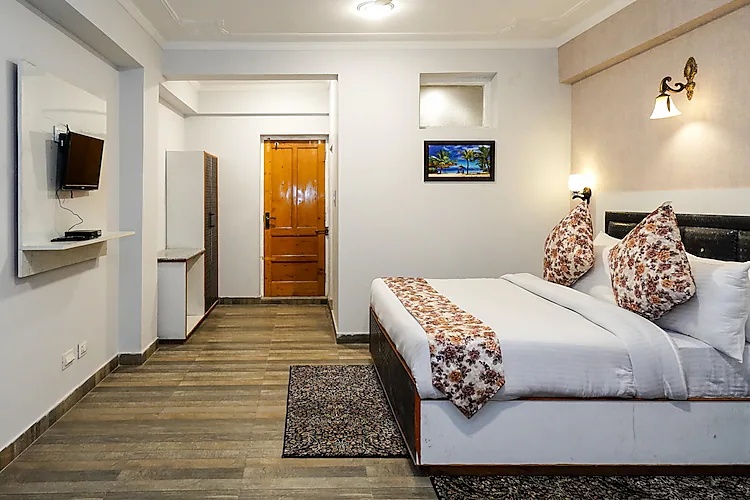 Deluxe at Click Sunburry Hotel Srinagar - Photo 1