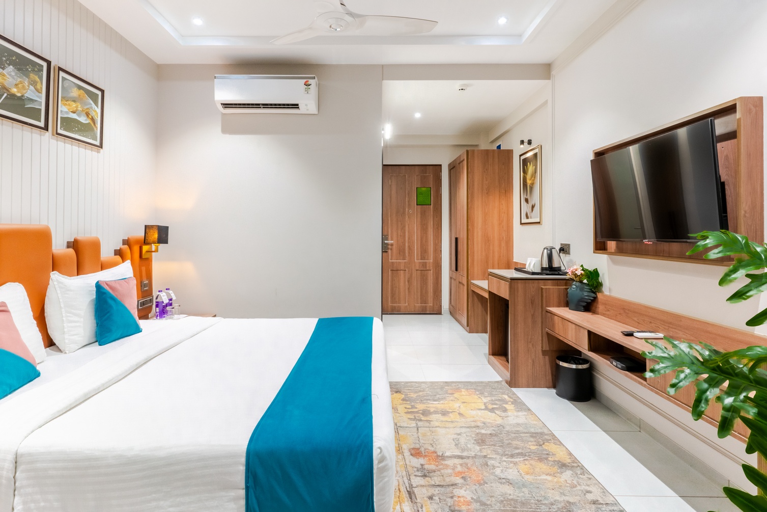 Deluxe Room at Pride Elite, Dwarka - Photo 2