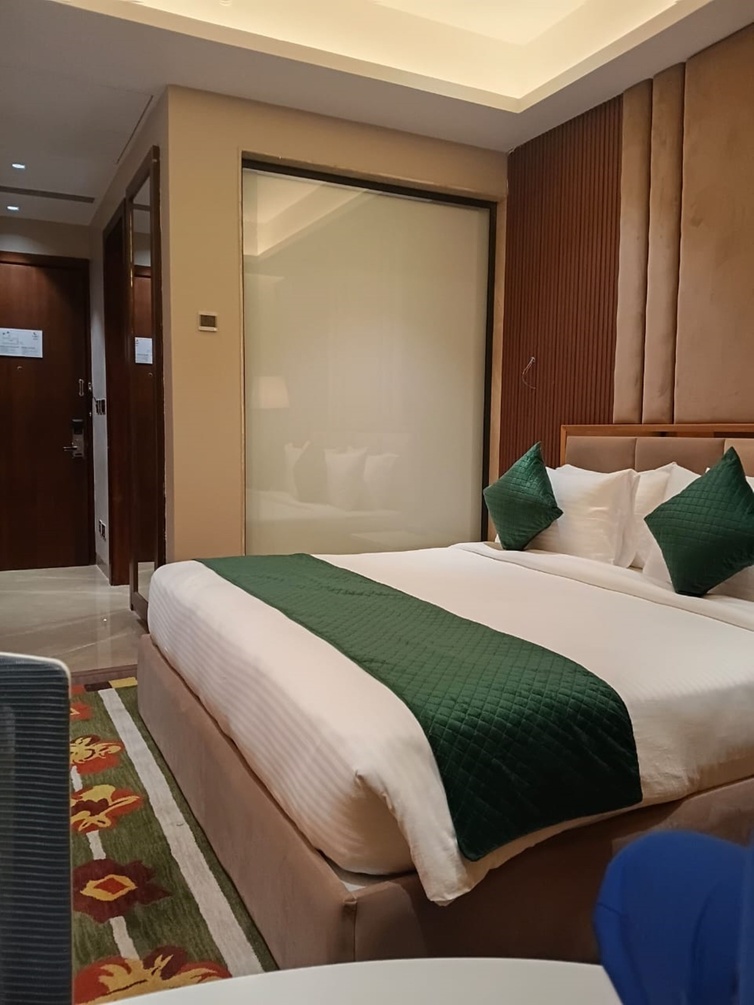 Deluxe Double Room at Comfort Inn Vindhyan - Photo 3