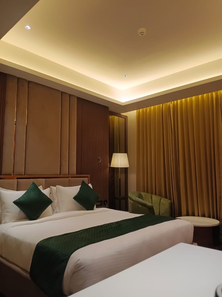 Deluxe Twin Room at Comfort Inn Vindhyan - Photo 1
