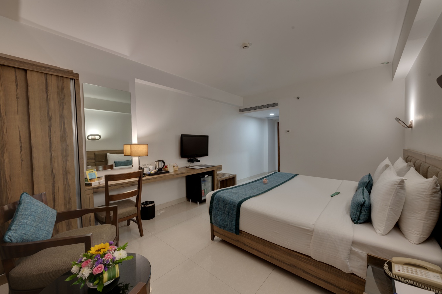 Deluxe Room at Hotel Suba International MUMBAI - Photo 1