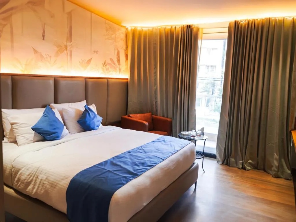 Maharaja Suite at Clarion Hyderabad - Photo 3