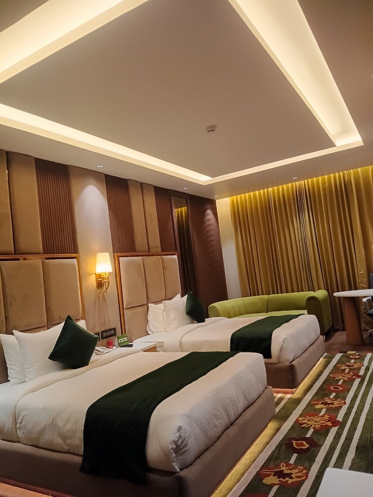 Deluxe Twin Room at Comfort Inn Vindhyan - Photo 3