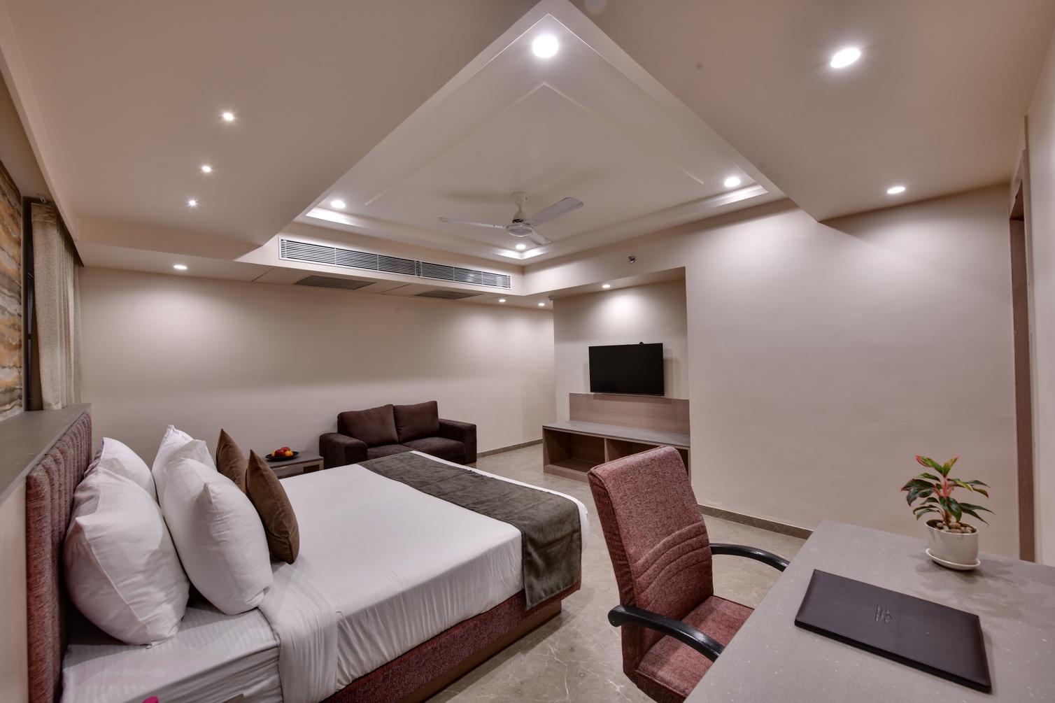 Fern Classic Room, 1 King Bed at The Fern Residency Ellisbridge Ahmedabad - Photo 2