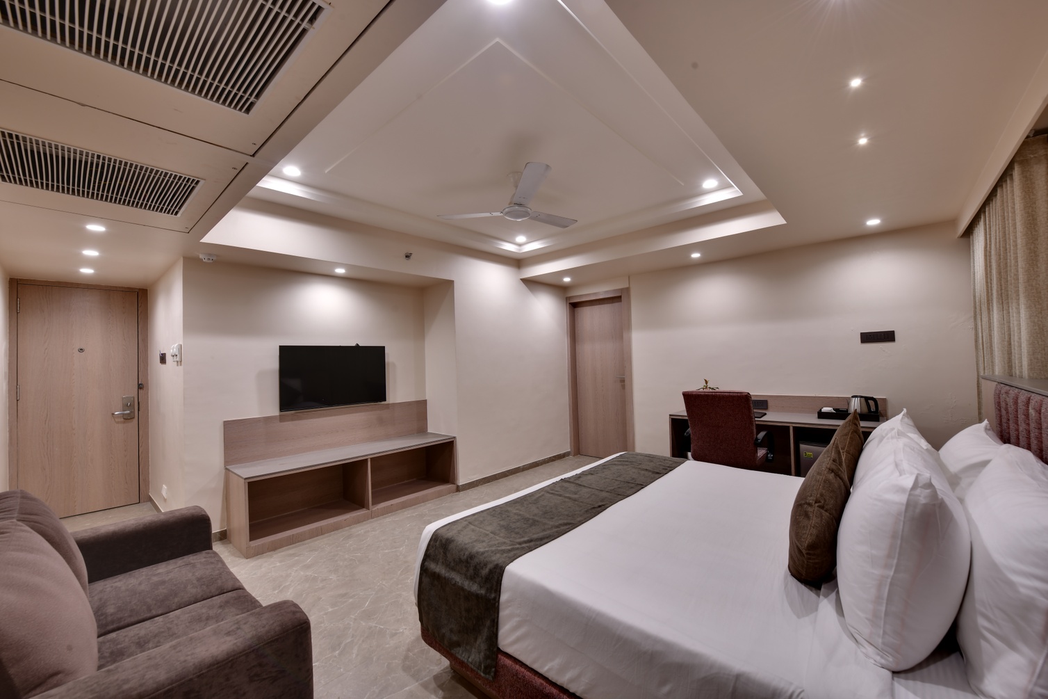 Fern Classic Room, 1 King Bed at The Fern Residency Ellisbridge Ahmedabad - Photo 3