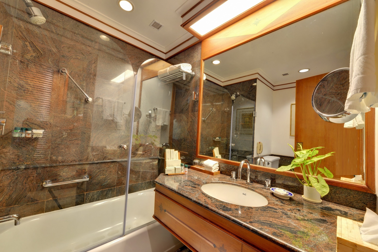 Fern Classic Premium Suite, 2 King Beds at The Fern An Ecotel Hotel, Kochi - Photo 3