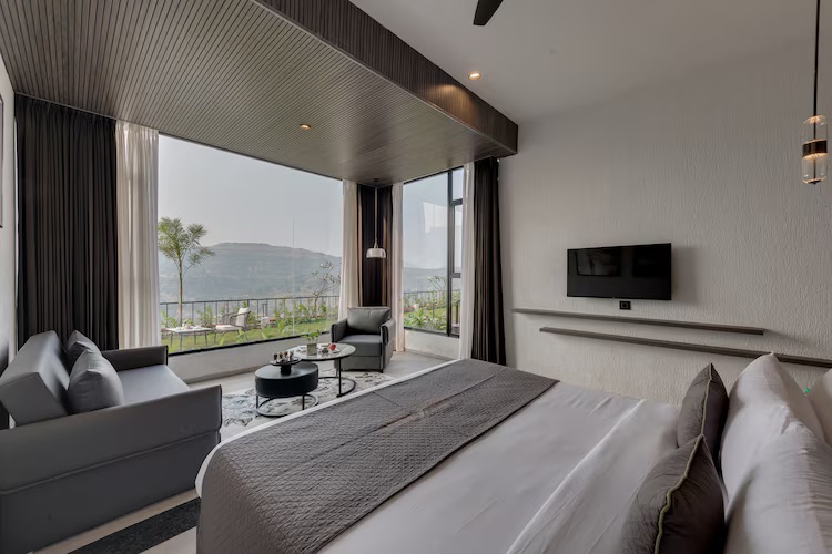 Fern Classic Room, 1 King Bed at The Fern Heaven on The Hills, Hatgad-Saputara - Photo 1