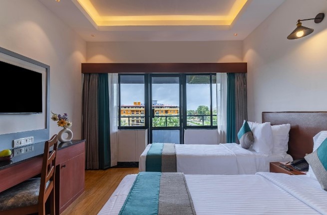 Garden View Deluxe Room with Balcony at Sterling Karwar - Photo 3