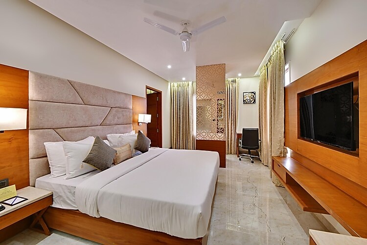 Hazel Suite at The Fern Residency Ajmer - Photo 1