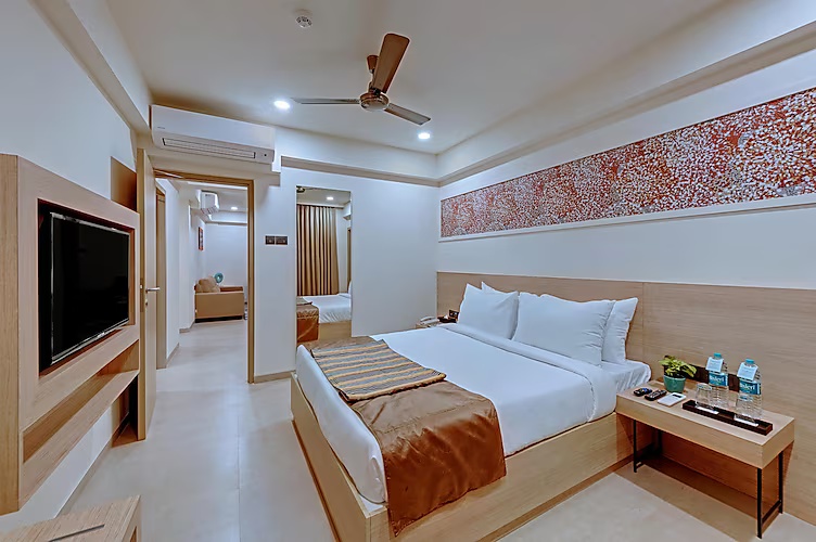 Hazel Suite, 1 Queen Bed at The Fern Habitat, Candolim, Goa - Photo 1