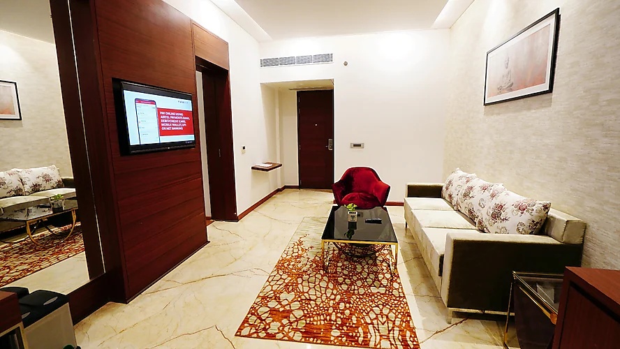 Hazel Suite at The Fern Residency, Sarnath, Varanasi - Photo 1