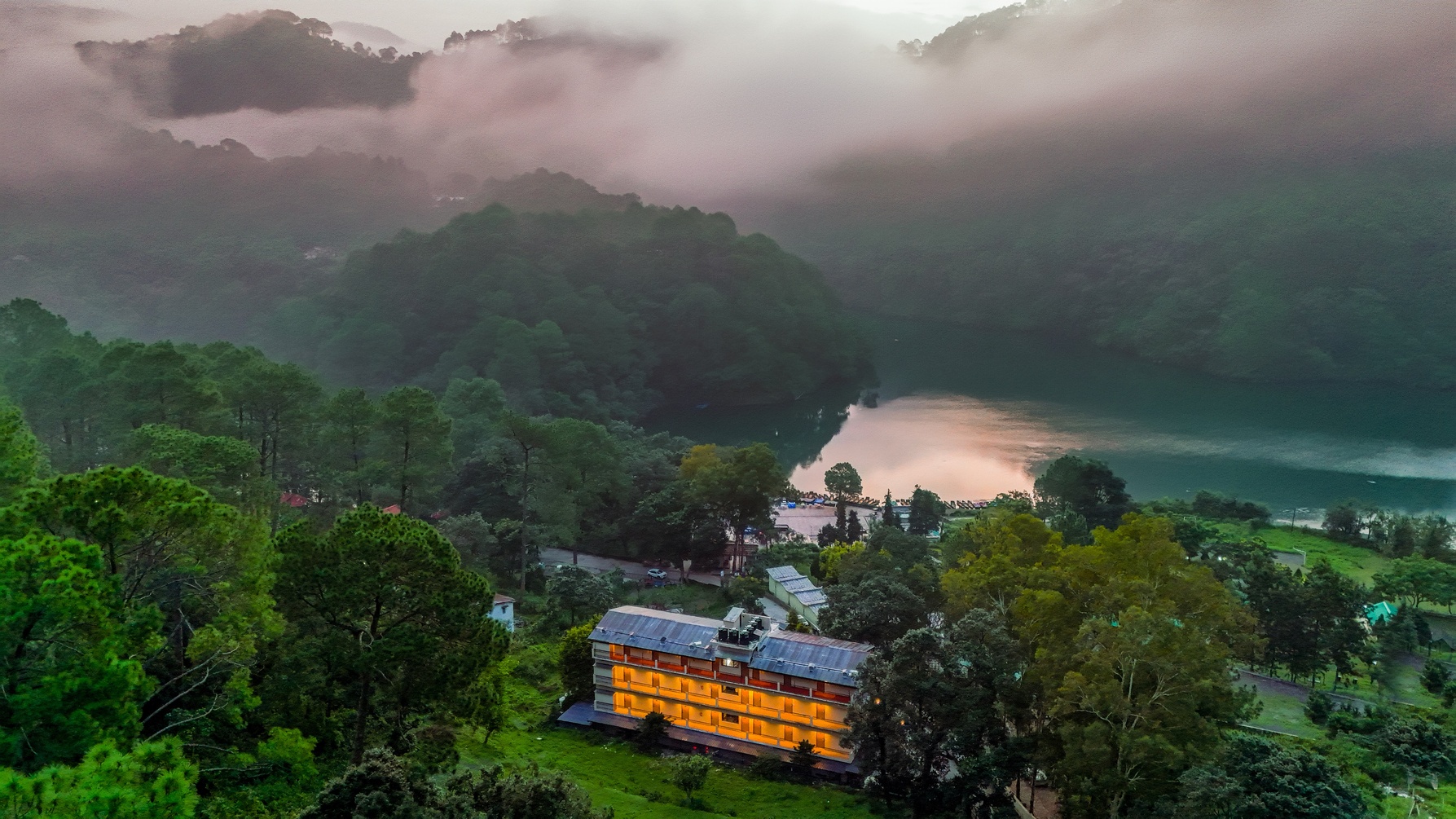 Sterling Lake View Sattal Nainital photo 1