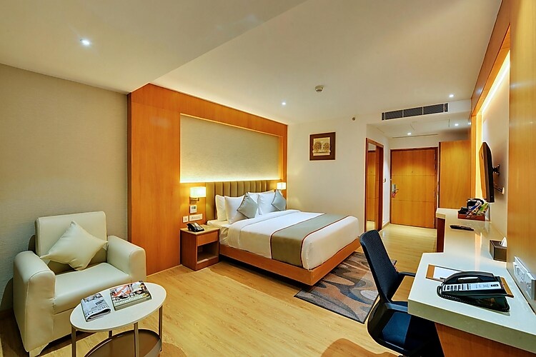 Junior Suite Room at Clarion Bangalore - Photo 1