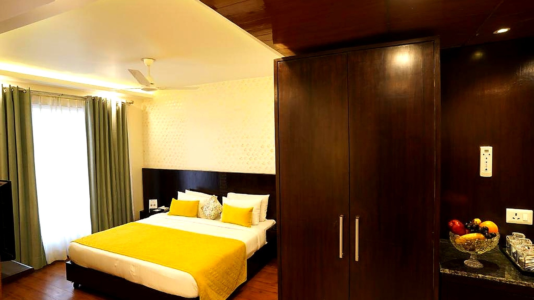King Studio Suite with Sofa Bed at Rockland Hotel C R Park - Photo 2