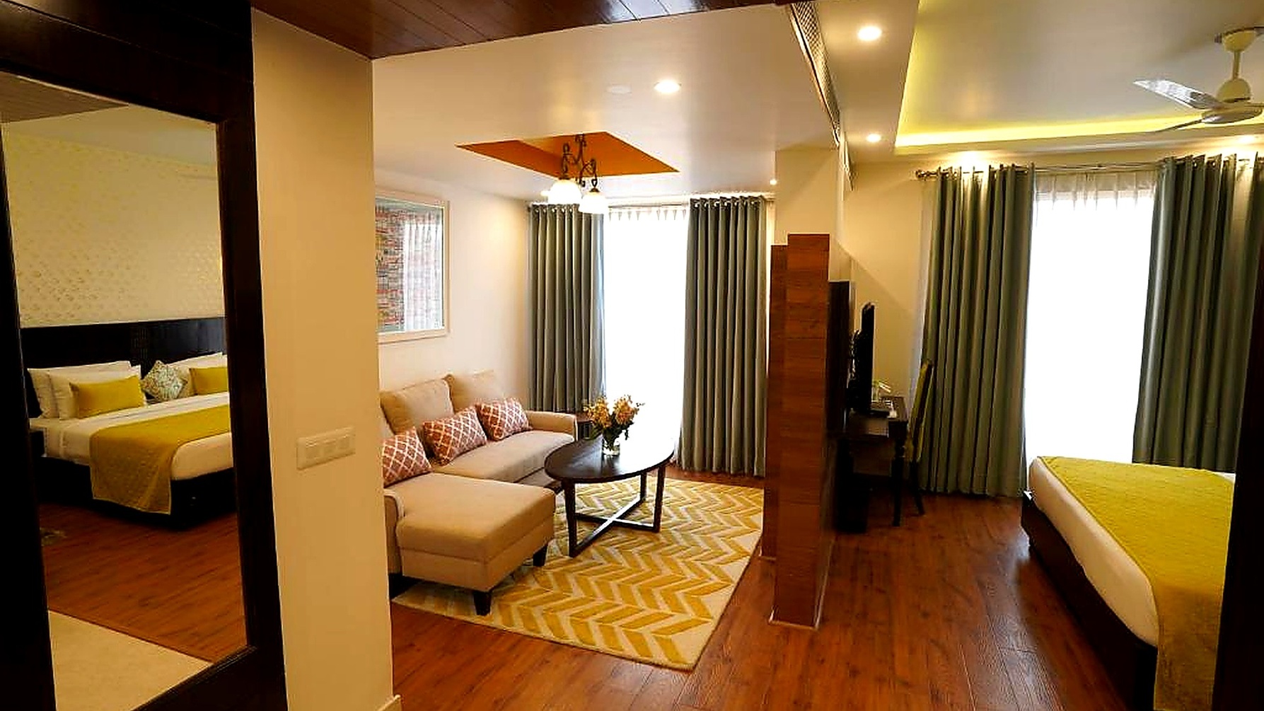King Studio Suite with Sofa Bed at Rockland Hotel C R Park - Photo 1