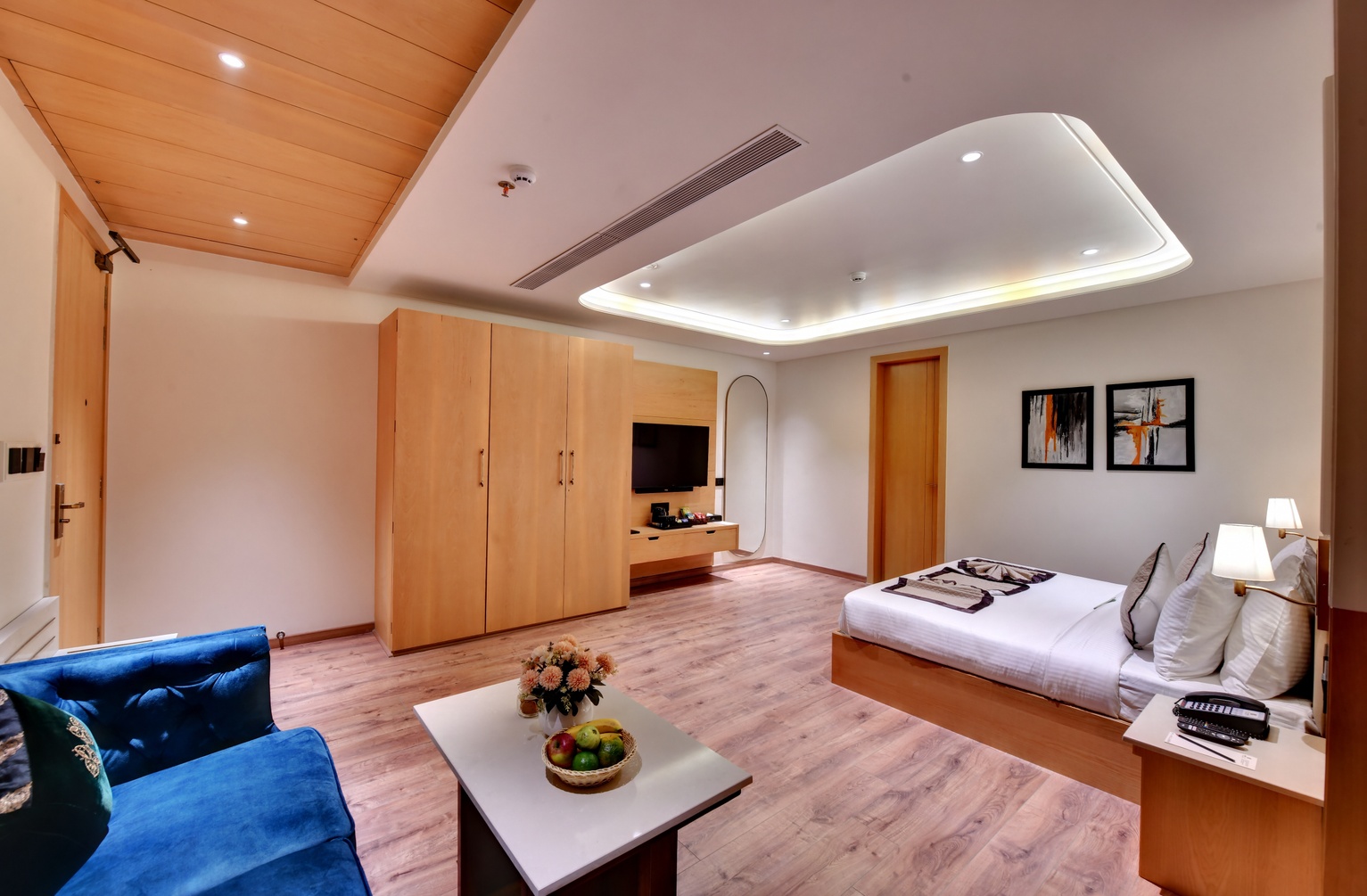 Luxury Suite Bathtub Room at Click Collection Amritsar - Photo 3