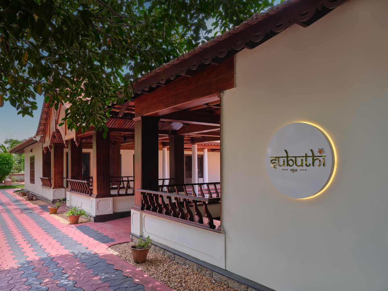 Sterling Lake Palace Alleppey photo 9