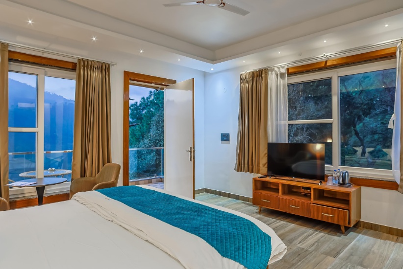 Deluxe Room with Mountain View at The Hoften Snowia Luxury Stay - Photo 2
