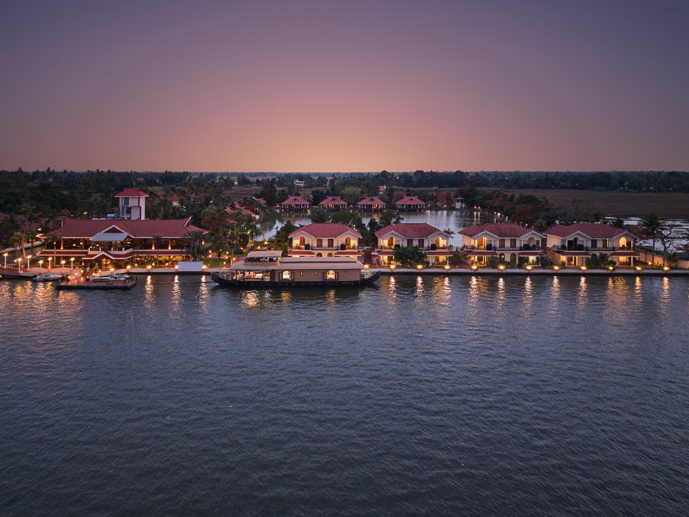 Sterling Lake Palace Alleppey photo 2