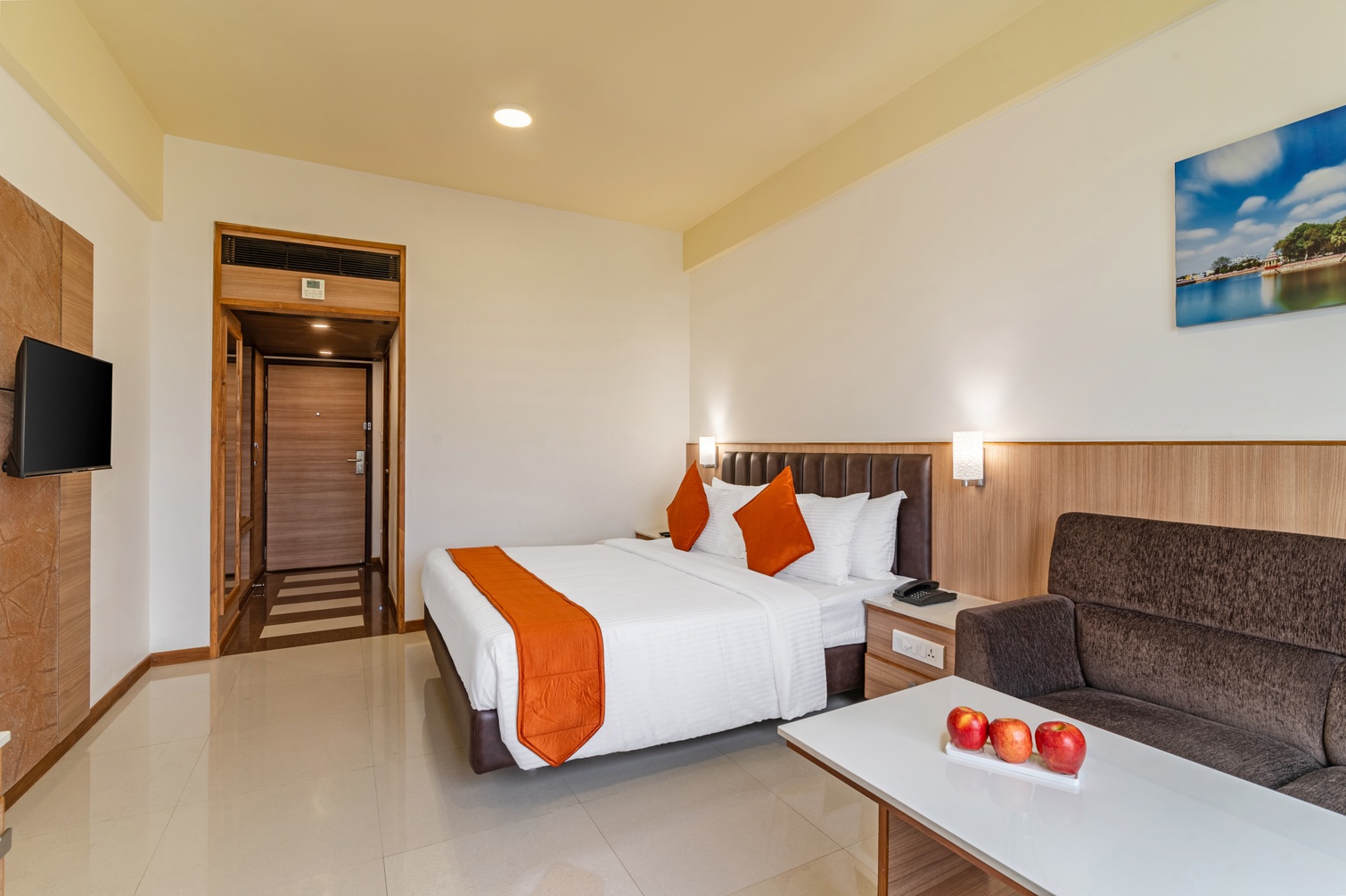 Premier Room at Sterling V Grand Madurai - Photo 2
