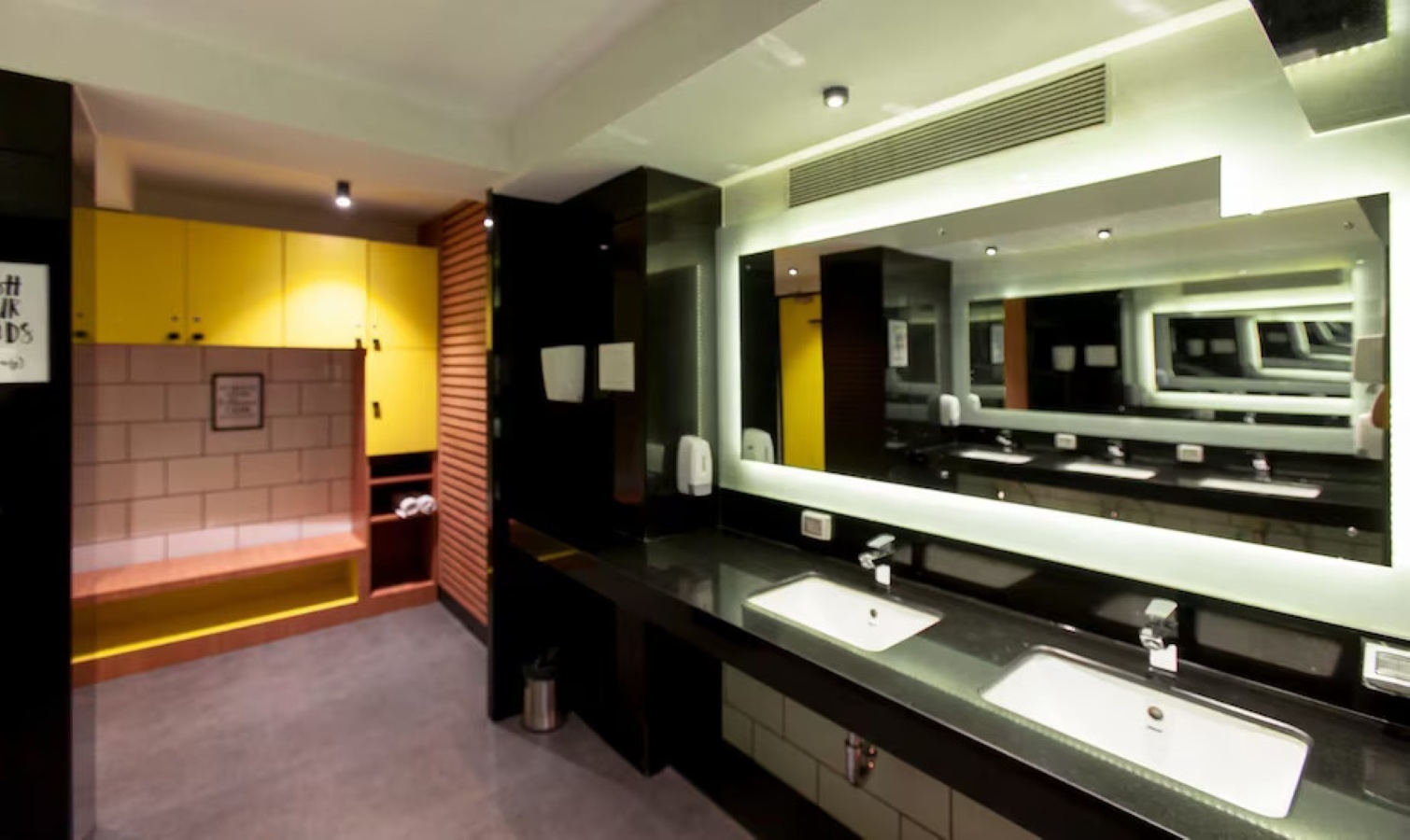 Pod Room (Male only) at Click Hotel, Andheri MIDC - Photo 2