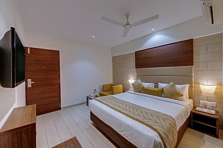 Premium Room at Click Hotel, Vadodara - Photo 1