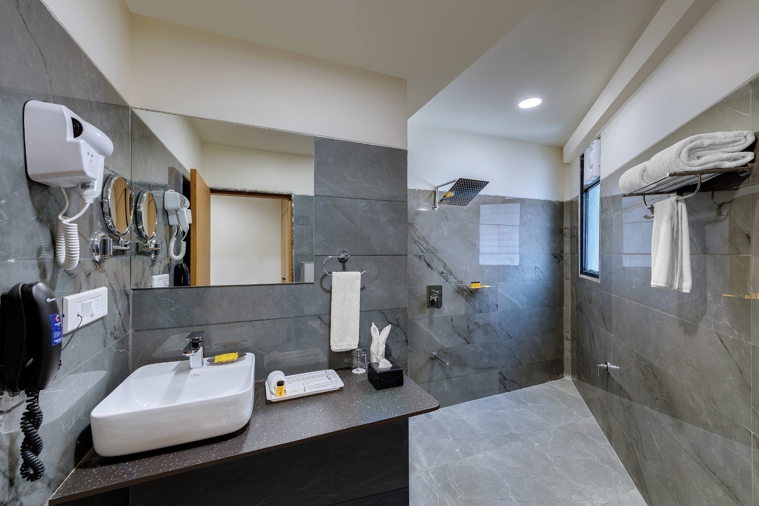 Comfort Inn Sapphire Chandkheda, Ahmedabad photo 4