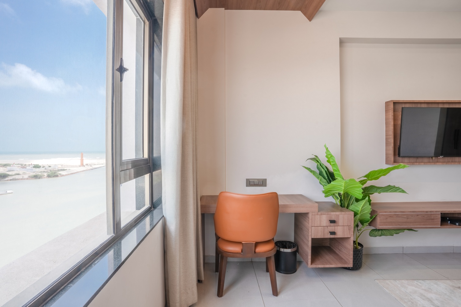 Premium Room with Sea View at Pride Elite, Dwarka - Photo 3