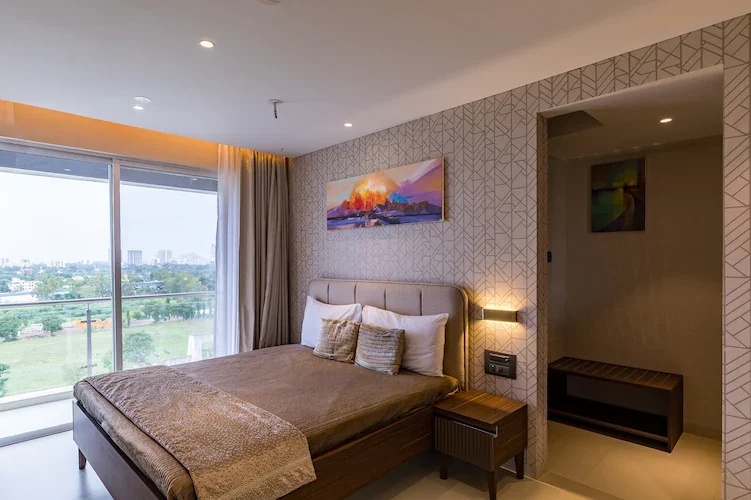 Premium Studio with Balcony at AR Suites Jewels Royale (Award Winning 4-Star Upscale Apartment Hotel) - Photo 1