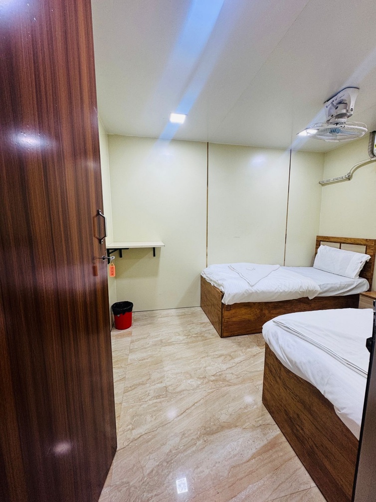 AC COMMON WASHROOM at HOTEL HAVEN MUMBAI - Photo 1