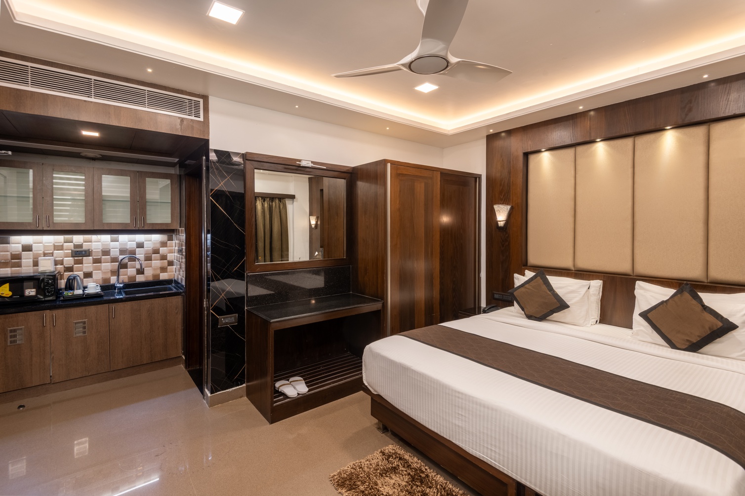 Deluxe Double Room at Hotel Altitude Coorg - Photo 1