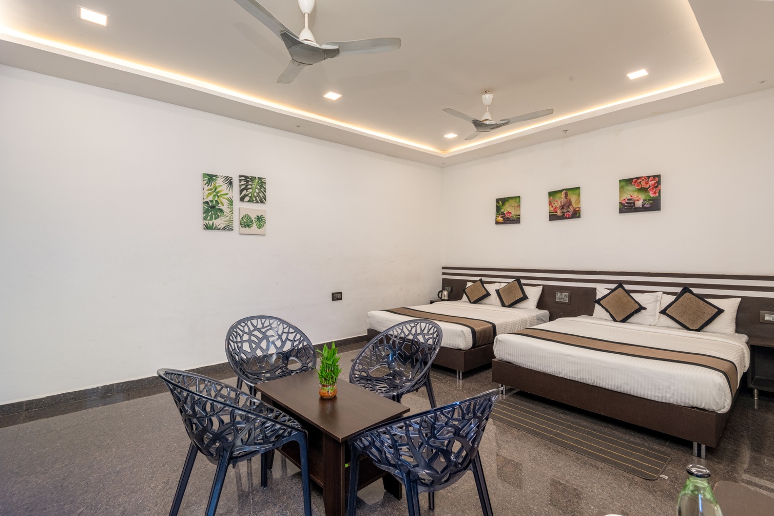 Jumbo Non AC room 4 pax at Parampara Residency - Photo 3