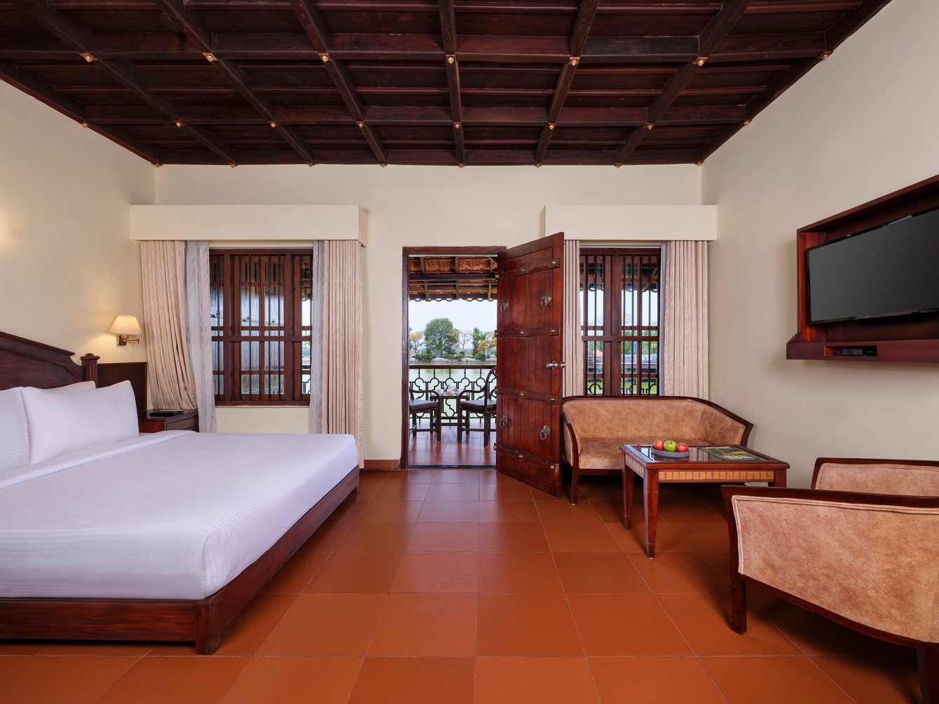 Room on Arrival at Sterling Lake Palace Alleppey - Photo 2