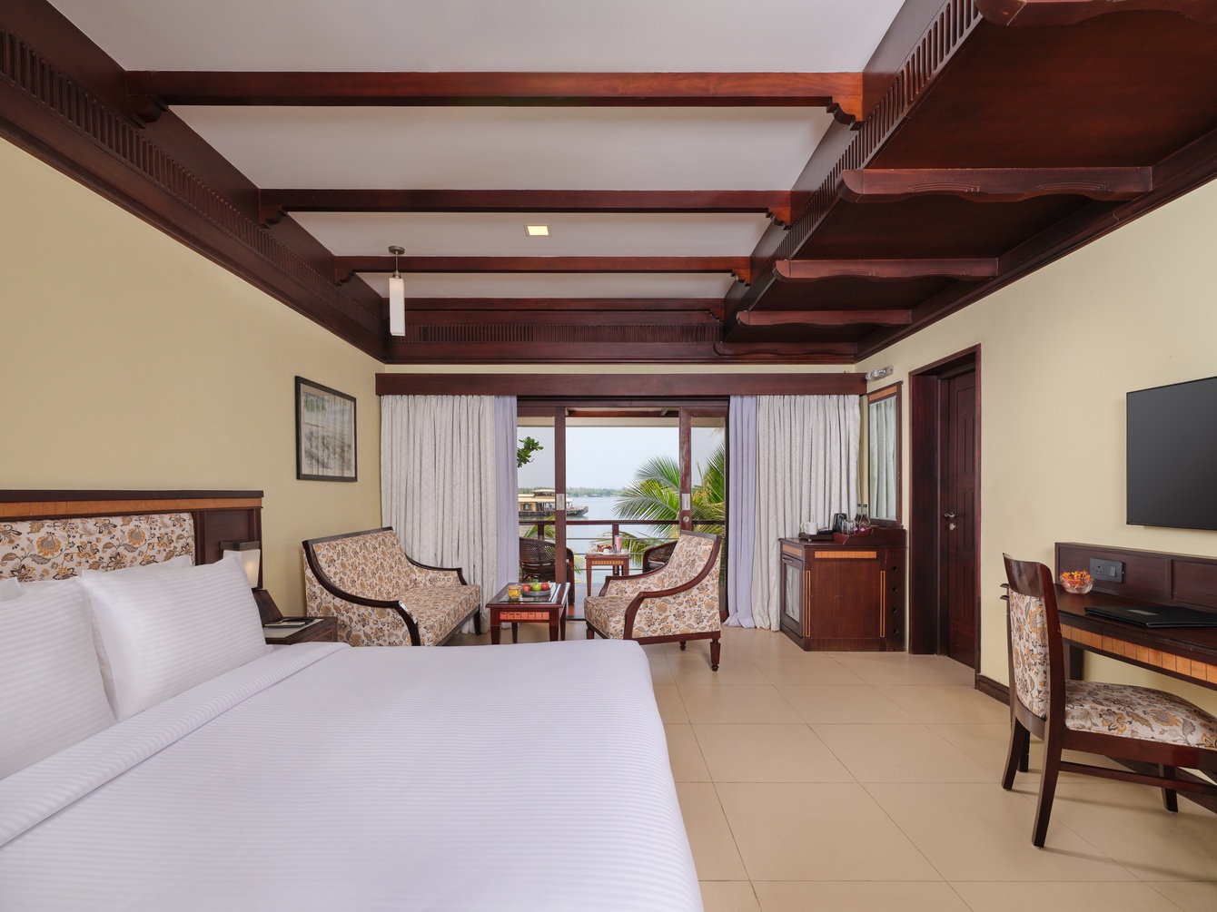 Lake View Suite with Sit Out at Sterling Lake Palace Alleppey - Photo 2