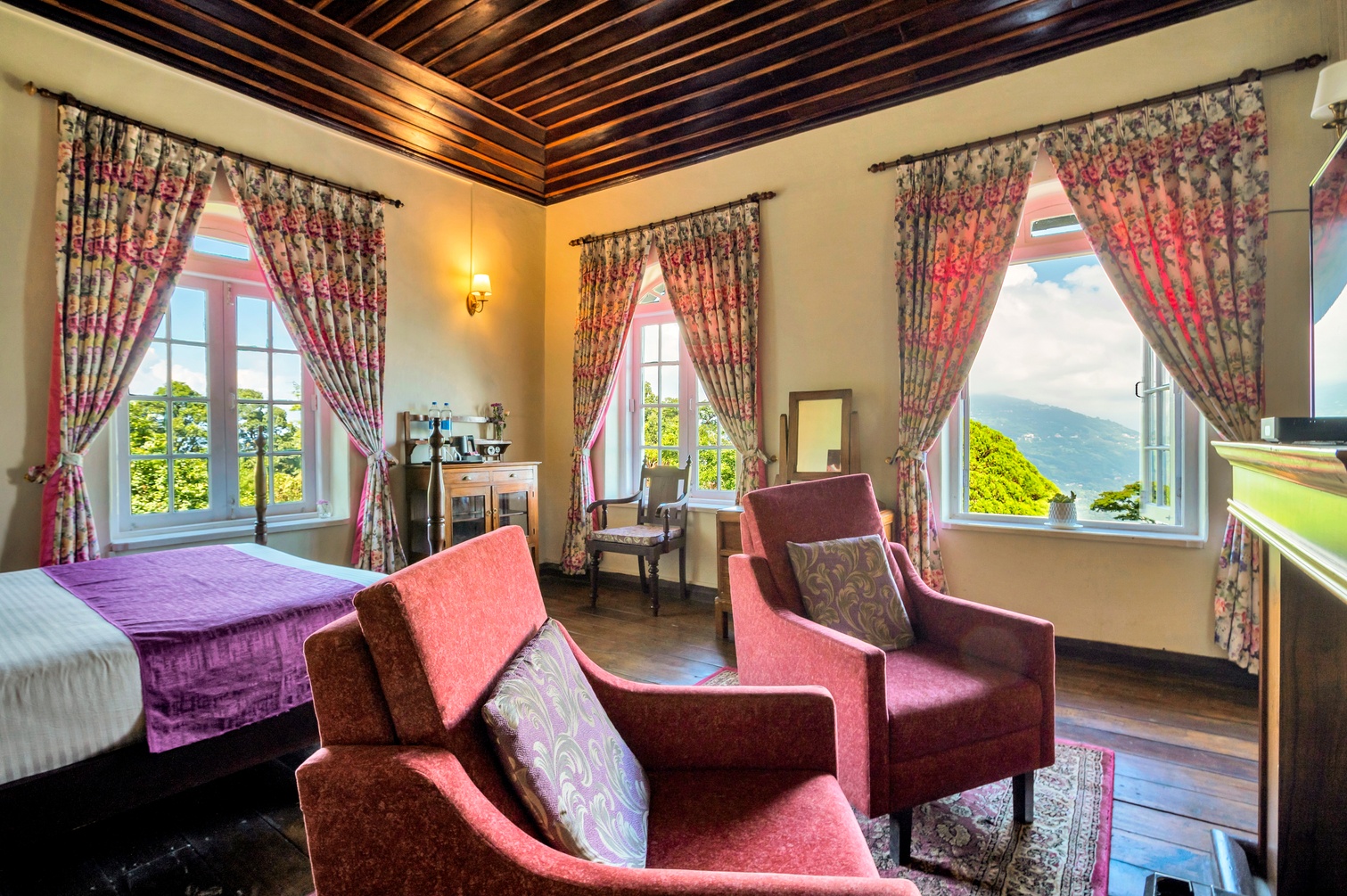 Maharaja Dinajpur Suite at Sterling Park Kalimpong - Photo 3
