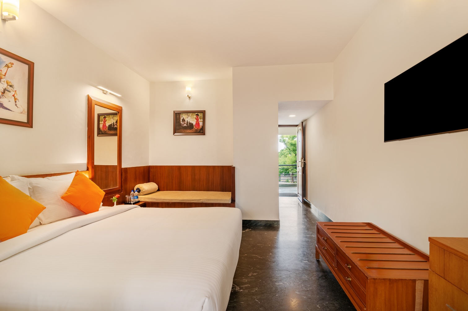 Garden View Classic Room With Sit Out at Sterling Arunai Anantha Tiruvannamalai - Photo 2