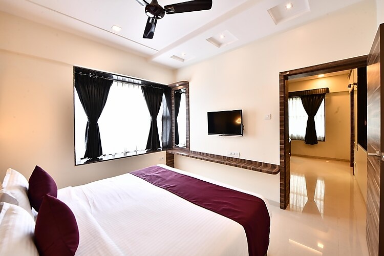Suite Room at Click Hotel Sagar Plaza, Pune Chakan - Photo 1