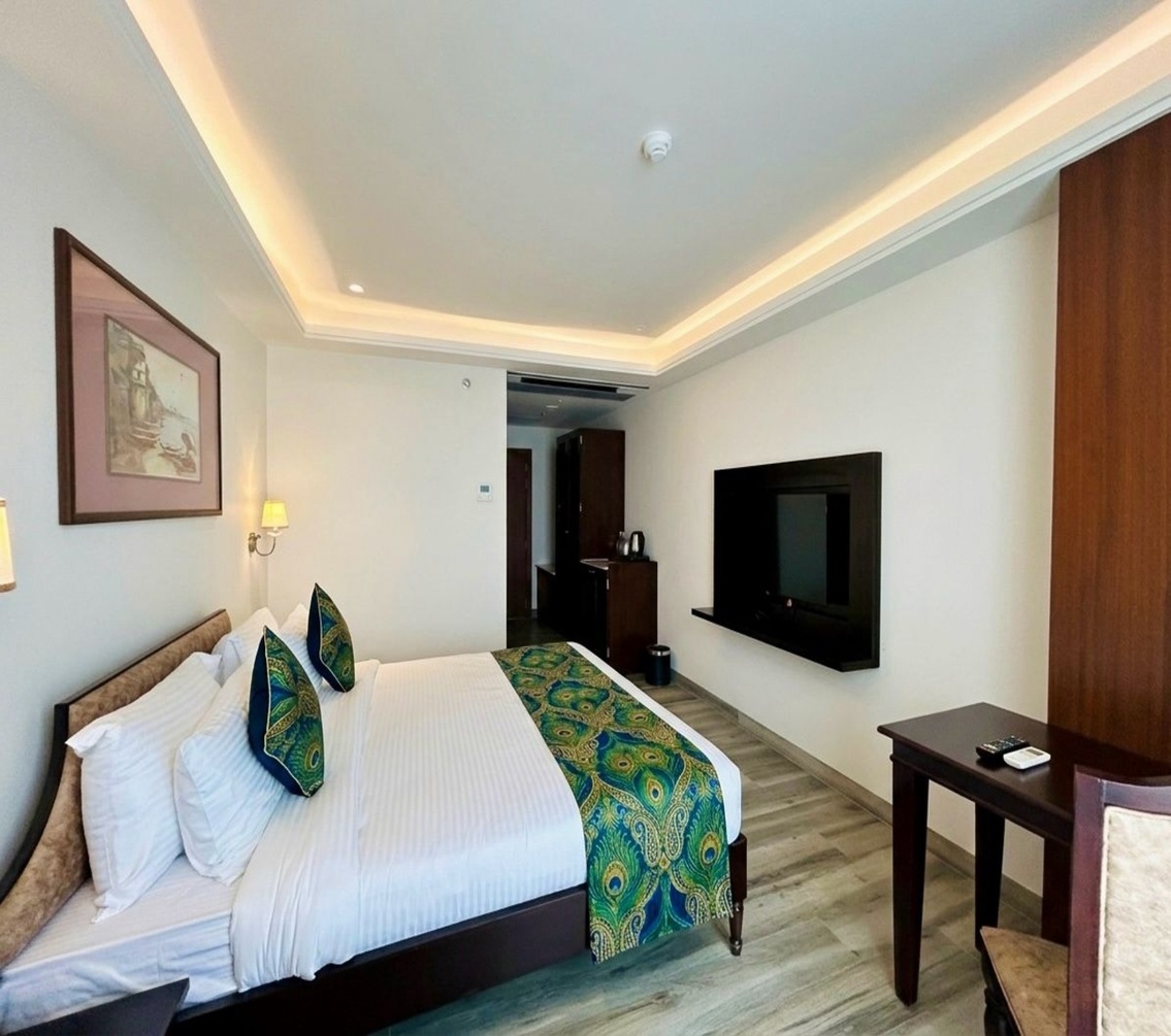 Superior Room at Comfort Hotel Kishore Azamgarh - Photo 3