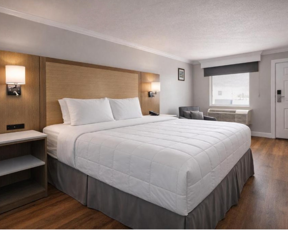 King Room at Destin Inn & Suites - Photo 1